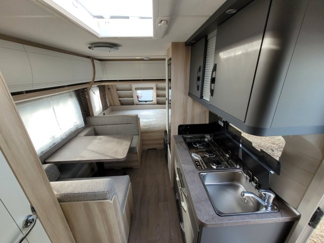 Hobby De Luxe 490 KMF - Photo 3