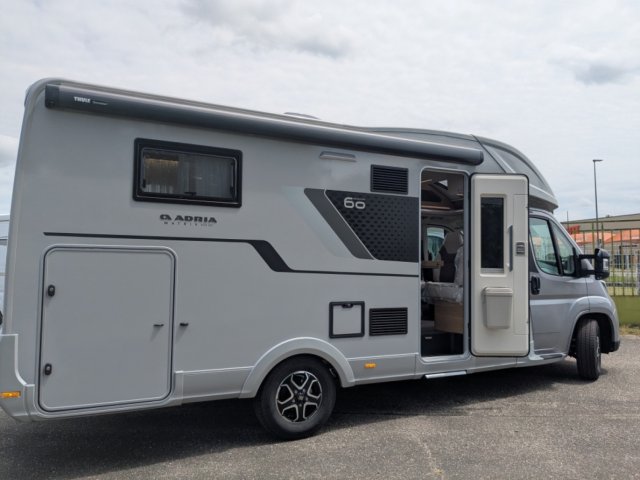 Adria Matrix 650 DC Limited Edition 60 Years 60TH + PACK LITHIUM - Photo 8