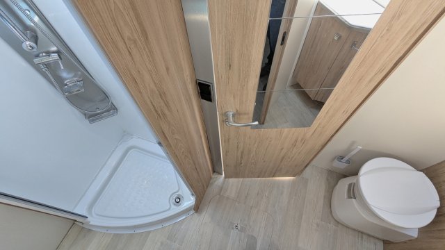 Bavaria Initial I700C Style i 700 - Photo 6