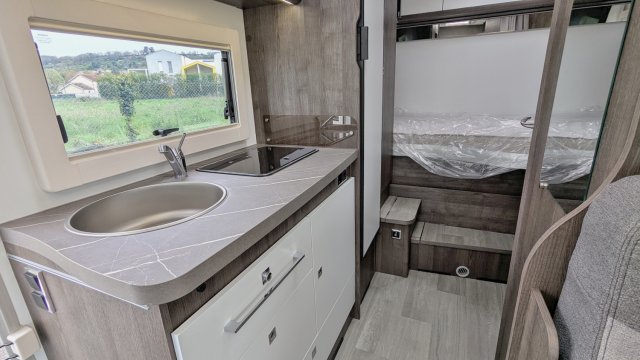 Benimar Tessoro 440 Up promo - Photo 4