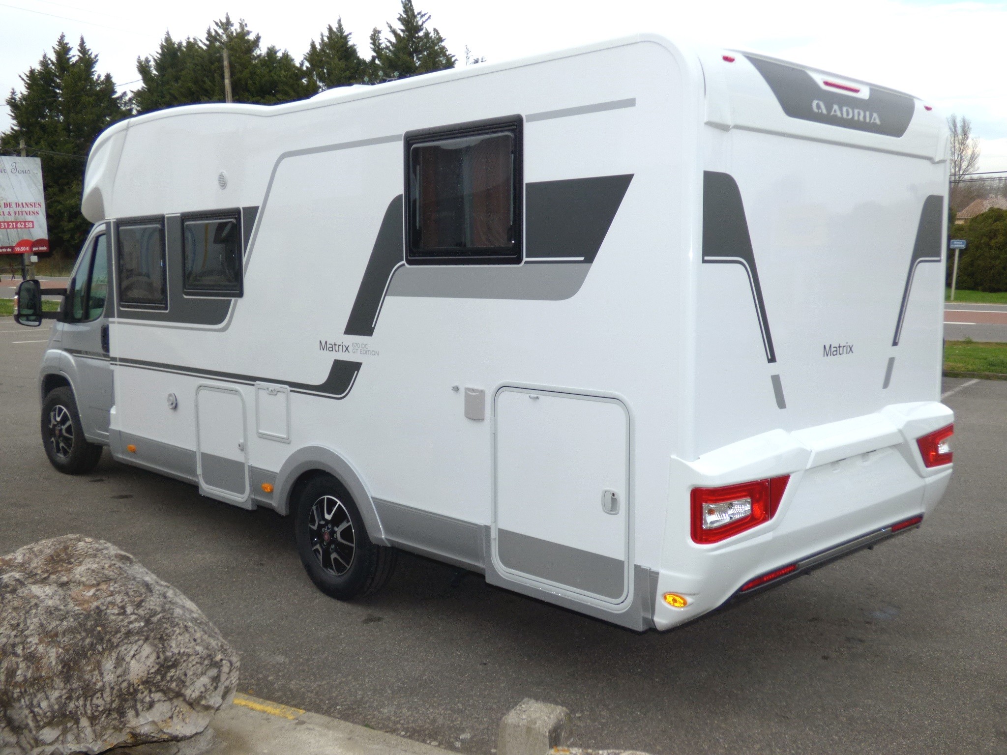 adria matrix 670 dc neuf de 2019 - fiat - camping car en vente  u00e0 pompertuzat  haute-garonne