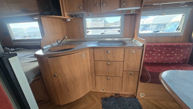 Burstner Elegance I 680 - Photo 4