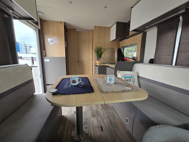 LMC Tourer T 720 - Photo 2