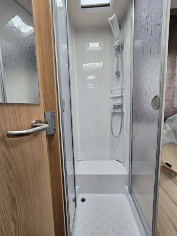 LMC Tourer T 720 - Photo 12