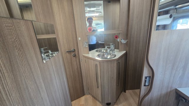 Rapido 881 F - Photo 13