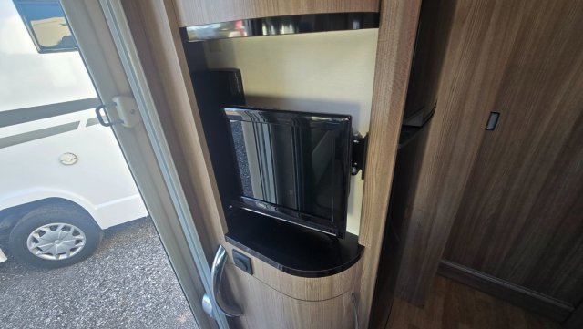 Rapido 881 F - Photo 15