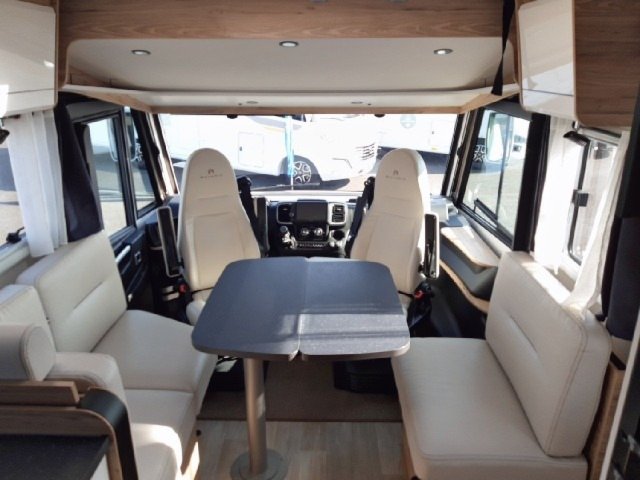 Bavaria Initial I740FC Style i 740 fc - Photo 3