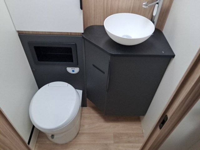 Bavaria Initial I740FGJ Nomade i 740 fgj - Photo 13