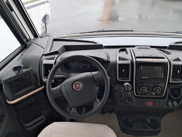 Bavaria Initial I741C Class i 741 c - Photo 3