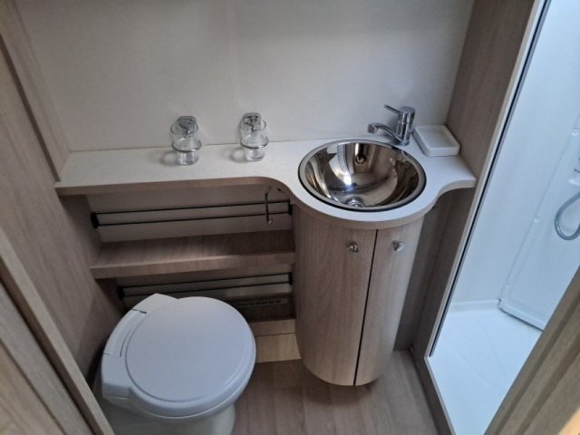 Rapido 665 F alde - Photo 8