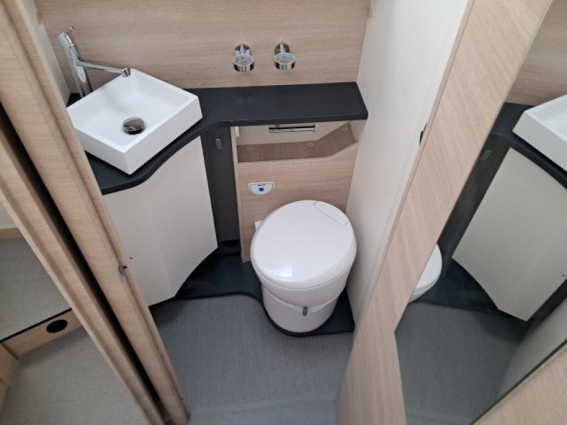 Rapido 8086 DF - Photo 9