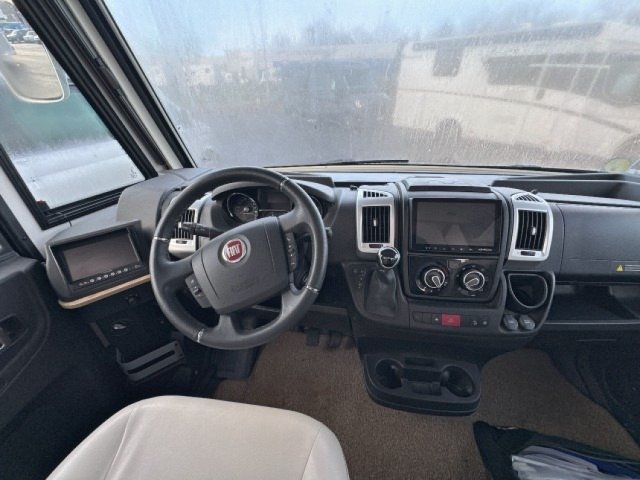 Bavaria Initial I720FC Nomade i 720 fc - Photo 3