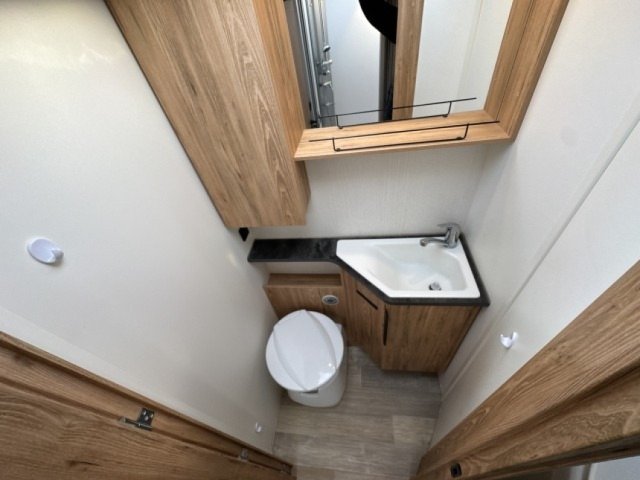 Bavaria Initial I720FC Nomade i 720 fc - Photo 9