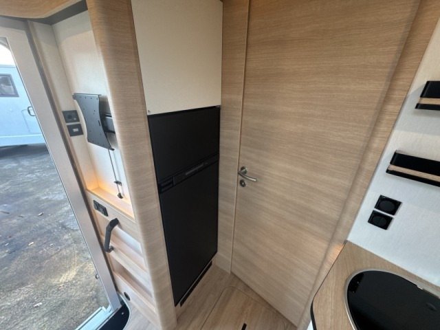 Rapido 8066 DF - Photo 11