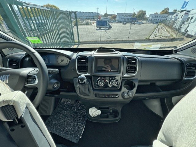 Rapido Van V65 XL v 65 - Photo 3