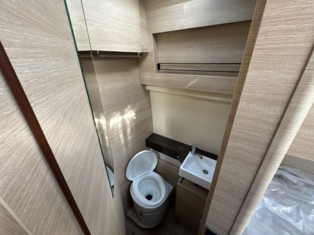 Rapido Van V65 XL v 65 - Photo 6