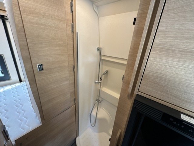 Rapido Van V65 XL v 65 - Photo 9