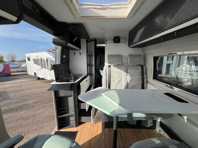 Elios Van 63 LB sky line - Photo 8