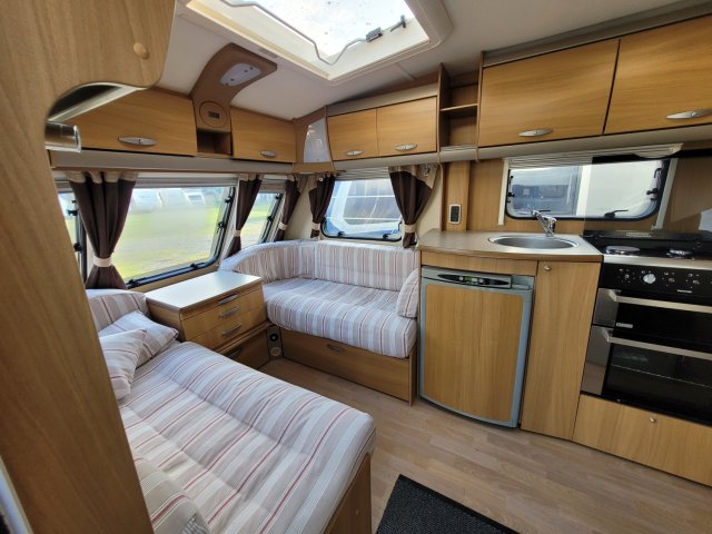 Swift Conqueror 540 - Photo 5