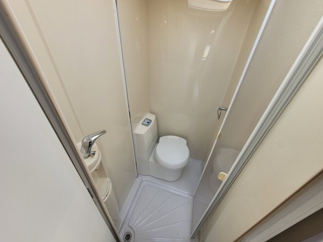 Swift Conqueror 540 - Photo 10