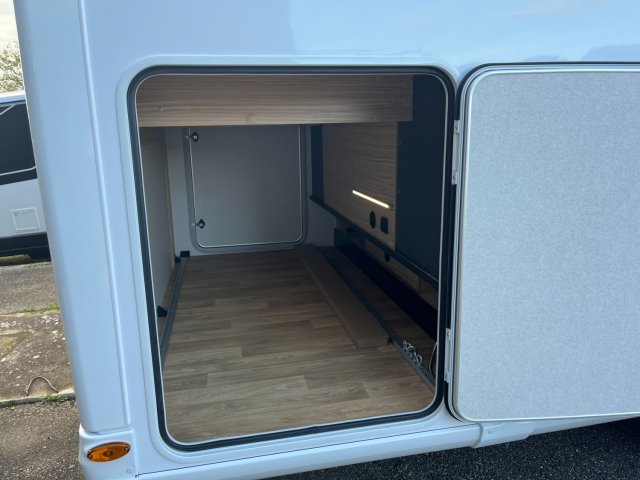 Bavaria Initial I740FC Nomade - Photo 23