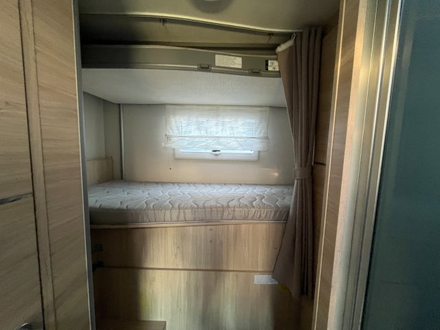 Challenger 380 - Photo 12