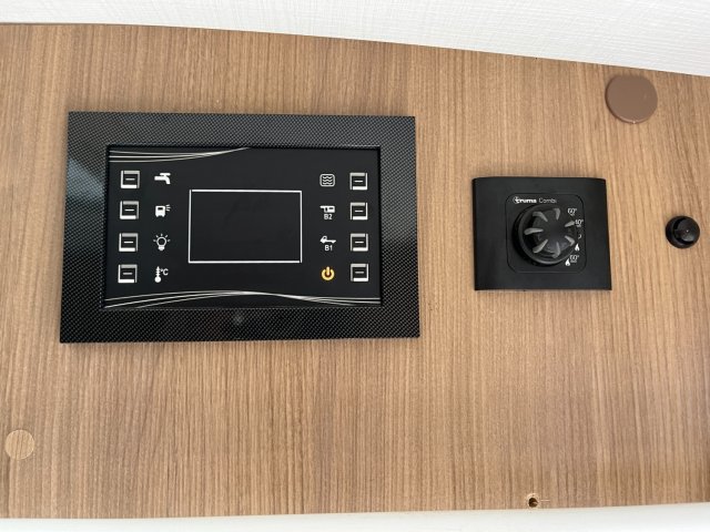 Mc Louis Menfys Van 3 KARAT - Photo 13