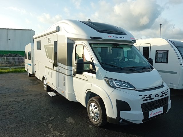 Adria Matrix Axess 650 DC