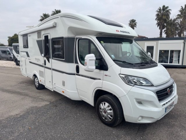 Achat Adria Matrix Plus 670 DC Occasion