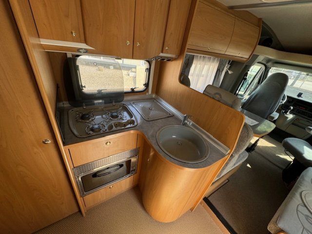 Burstner Delfin T 680 - Photo 7