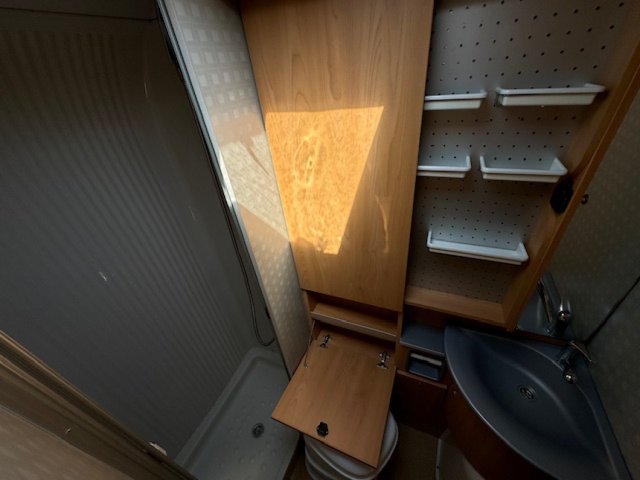 Burstner Delfin T 680 - Photo 13