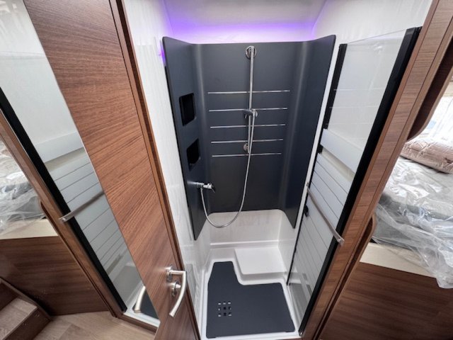 Rapido i166M i 166 m - Photo 16