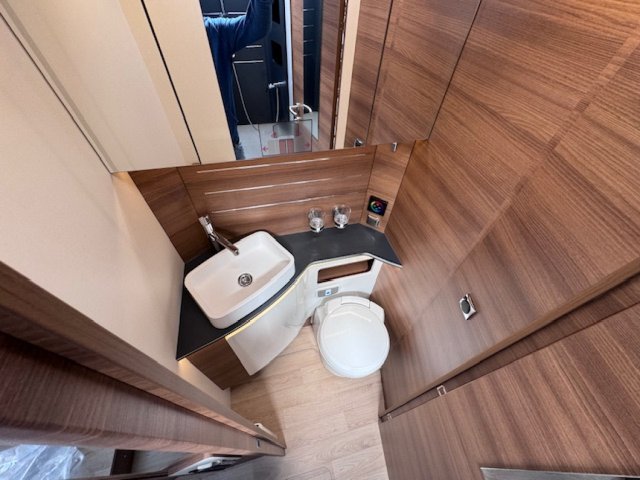 Rapido i166M i 166 m - Photo 17