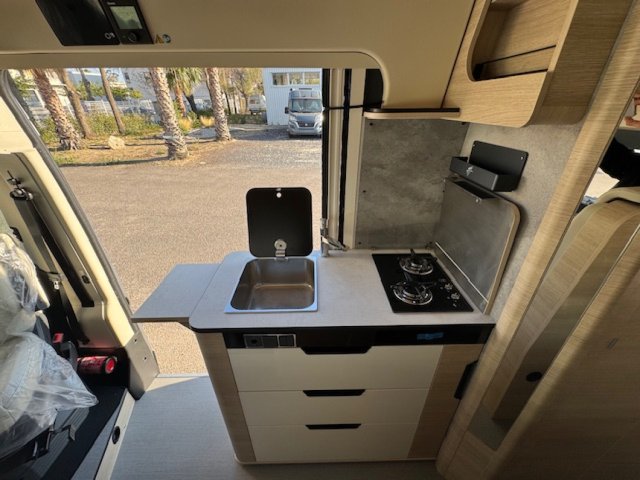 Rapido Van V65 XL ~ bva - Photo 8