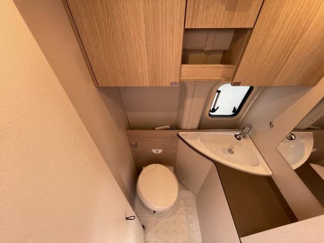 Burstner Lineo C 590 - Photo 10