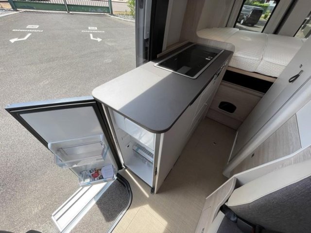 Burstner Lineo C 590 - Photo 11