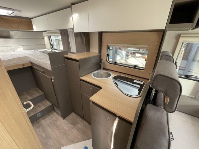 LMC Tourer Lift H 660 G - Photo 8