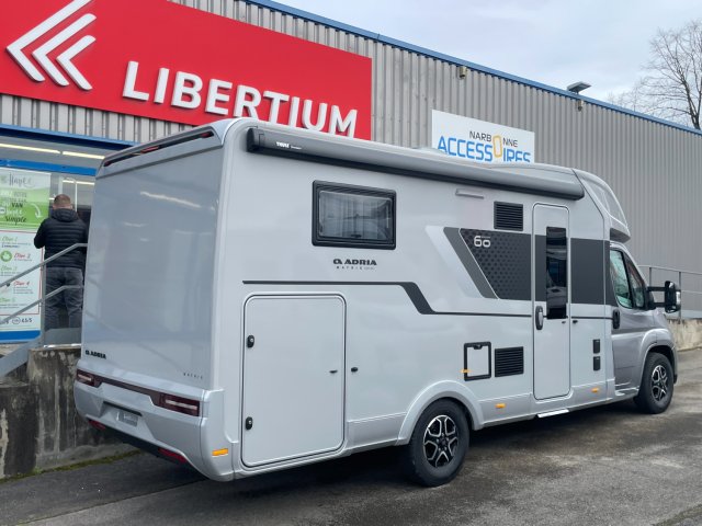 Adria Matrix Axess 650 DC 60 ANS - Photo 2