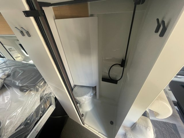 Adria Twin 640 SGX PTR 60 ANS - Photo 5