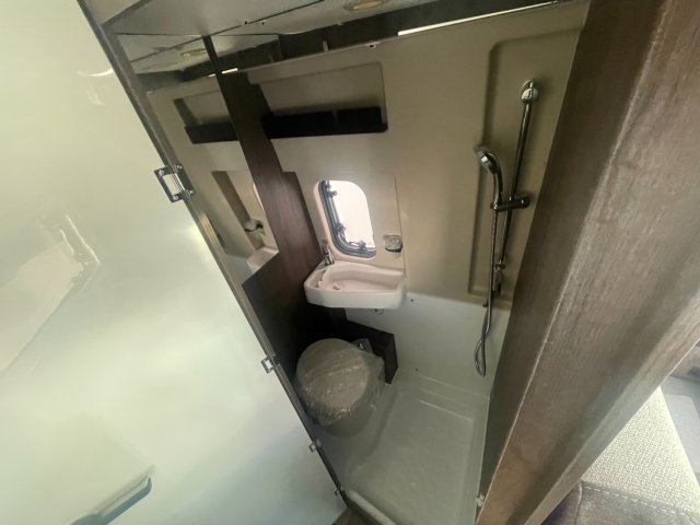 Benimar Benivan 144 Up - Photo 12