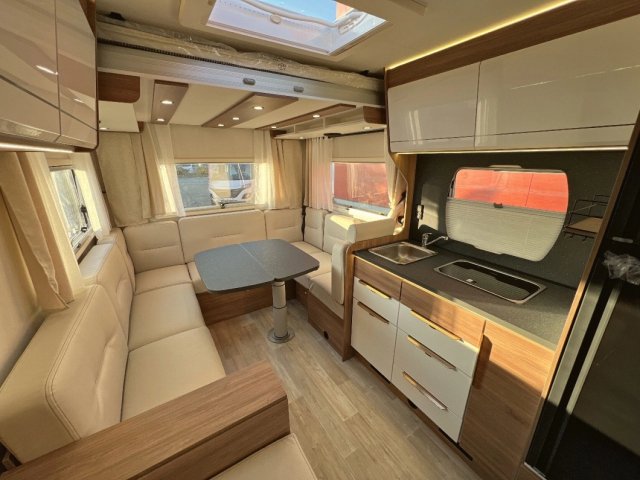 Pilote P 696 U Evidence - Photo 2