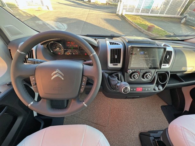 Pilote P 696 U Evidence - Photo 9