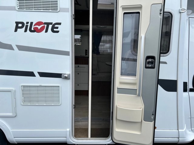 Pilote P 740 C Sensation - Photo 13