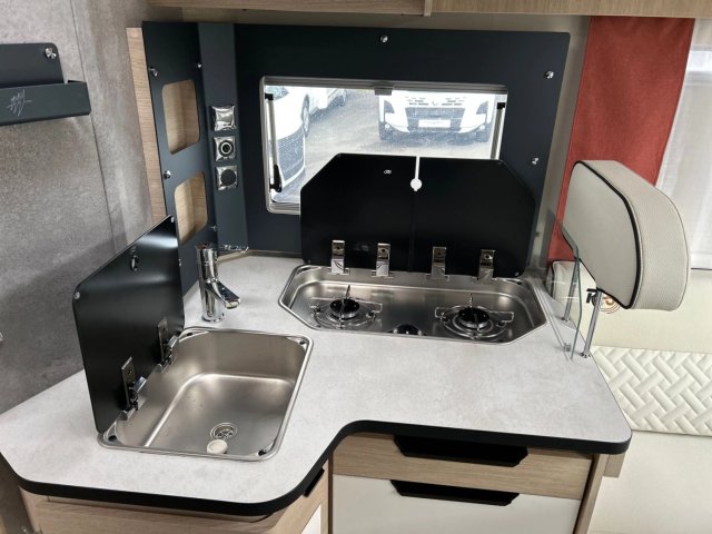 Rapido 696 F 65 Ans - Photo 7