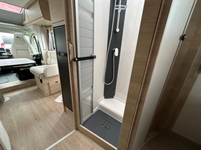 Rapido 696 F 65 Ans - Photo 9