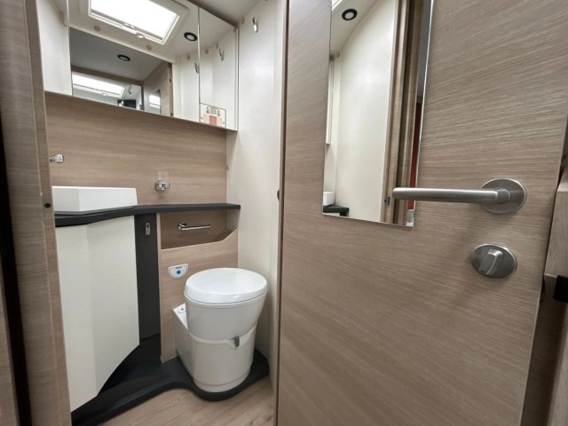 Rapido 696 F 65 Ans - Photo 10