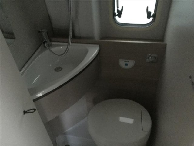 Burstner Lineo C 550 - Photo 9