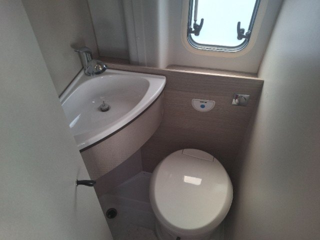 Burstner Lineo C 550 - Photo 5