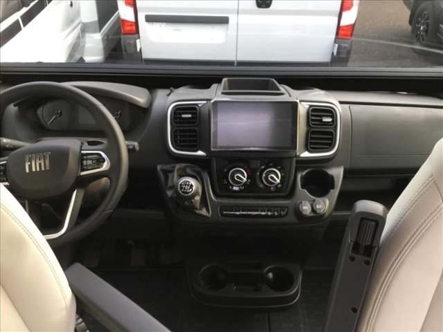 Mc Louis Menfys Van 3 S-Line - Photo 4