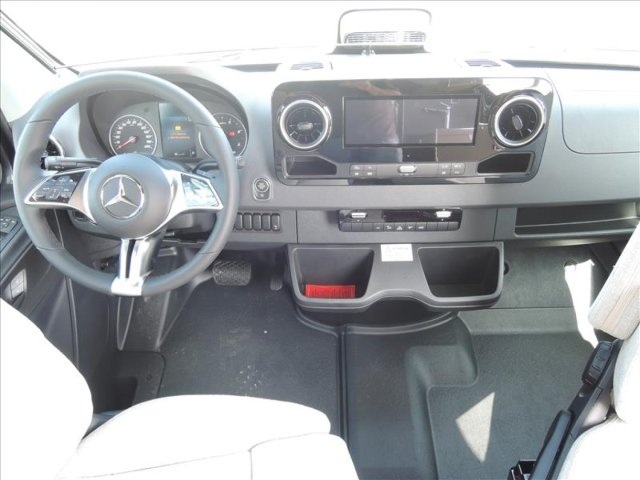 Hymer Camper Vans / Hymercar Grand Canyon S - Photo 3